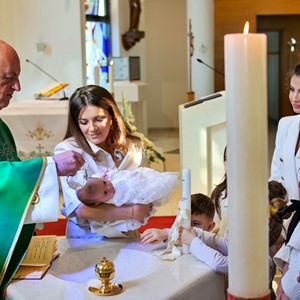 U Župi sv. pape Ivana Pavla II., Jelkovec, kršteno šesto dijete obitelji Lukes